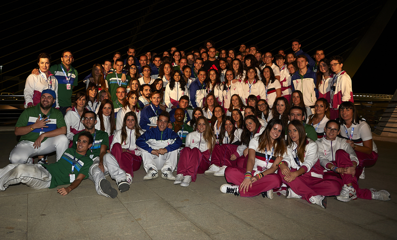 Large voluntarios